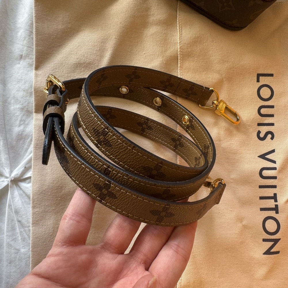 Louis Vuitton LV Pochette Métis - Picture 12 of 16